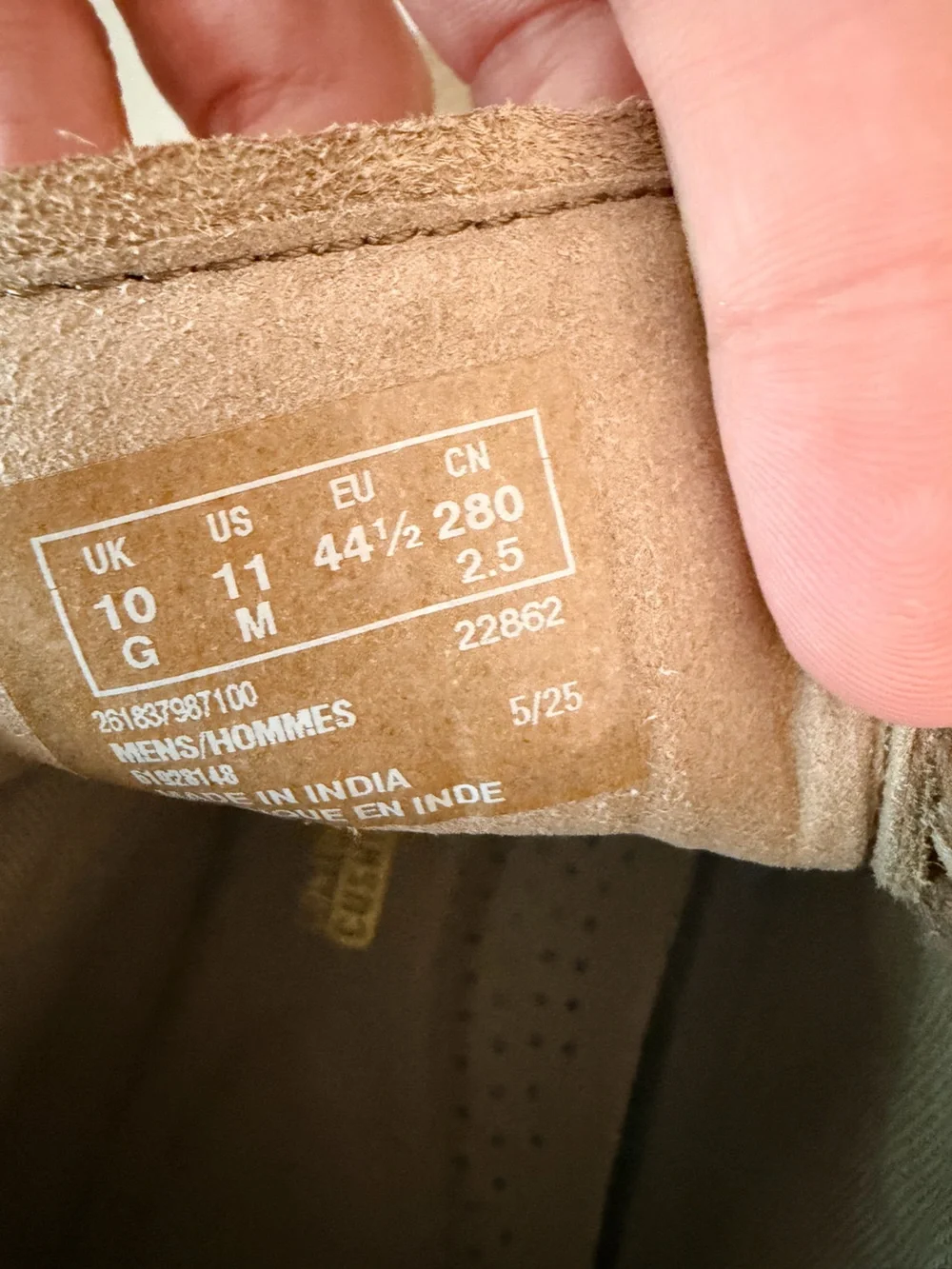 Clarks Newford Mid Chukka Boots – Men’s Size 11M – Dark Sand Suede
